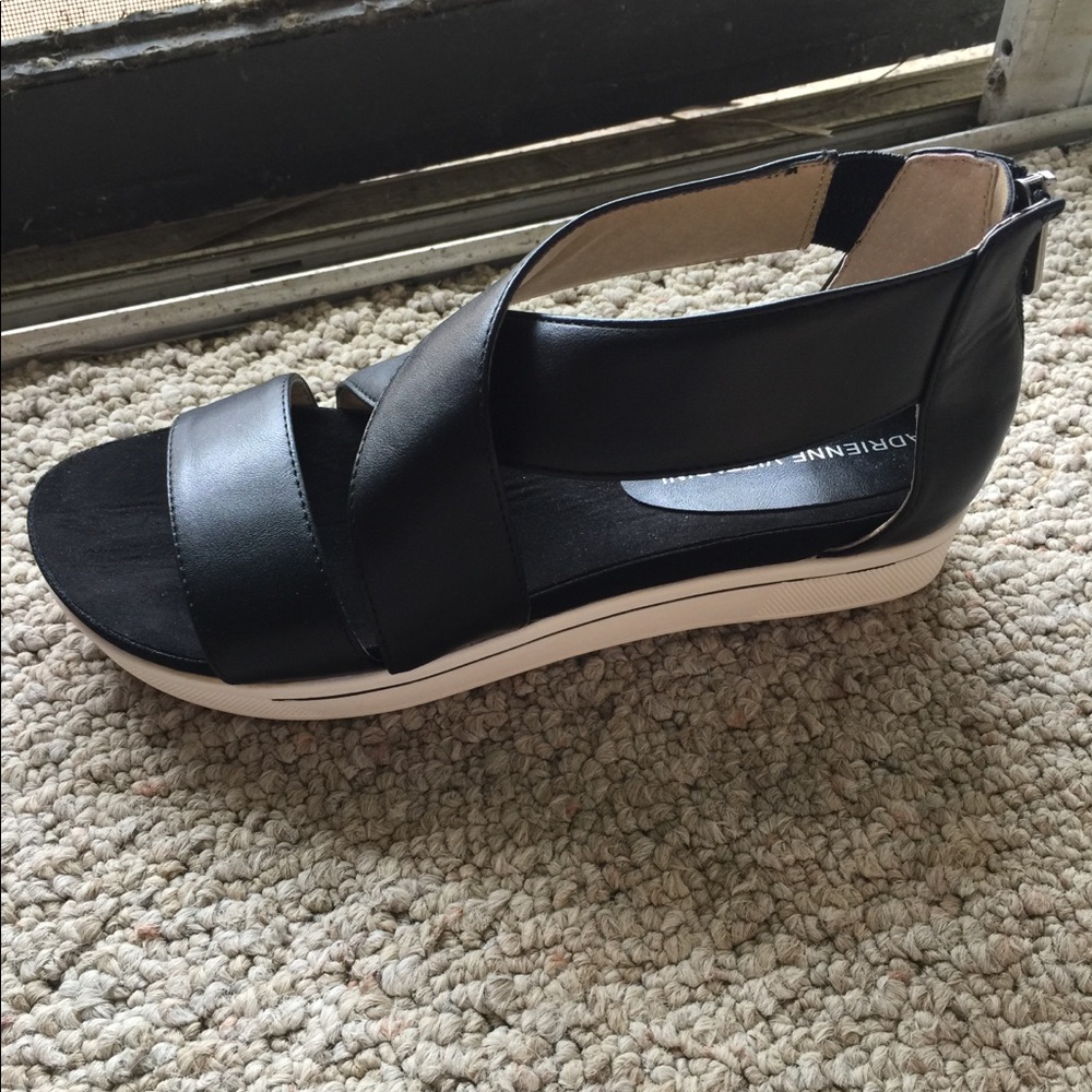 Adrienne vittadini sandals
